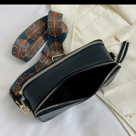 Luxury Shoulder Embossed Camera Bag Wide Pattern Strap Square Purse For Women - Picture 2 of 4